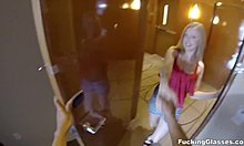 Карла Куш, блондинка-подросток, получает пощечину и трахается в собачьем стиле
